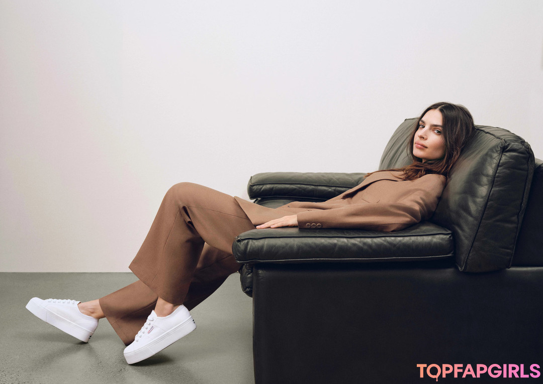 Foto desnuda filtrada de OnlyFans de Emily Ratajkowski #352 Foto desnuda filtrada de OnlyFans de Emily Ratajkowski #352