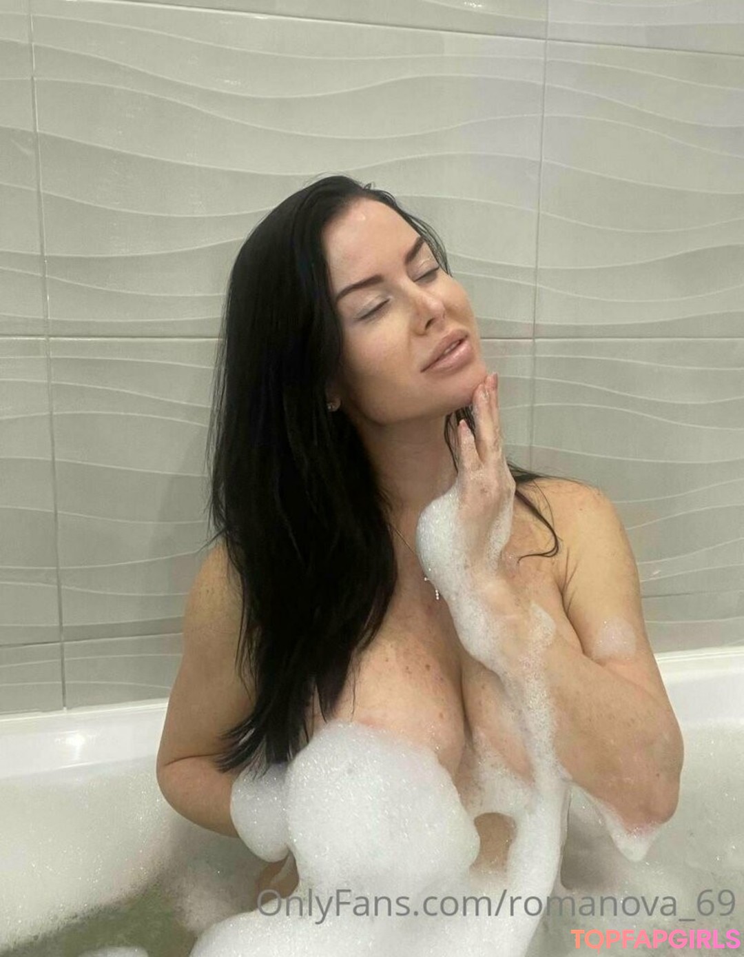 Foto desnuda filtrada de OnlyFans de Romanova69 #18 Foto desnuda filtrada de OnlyFans de Romanova69 #18