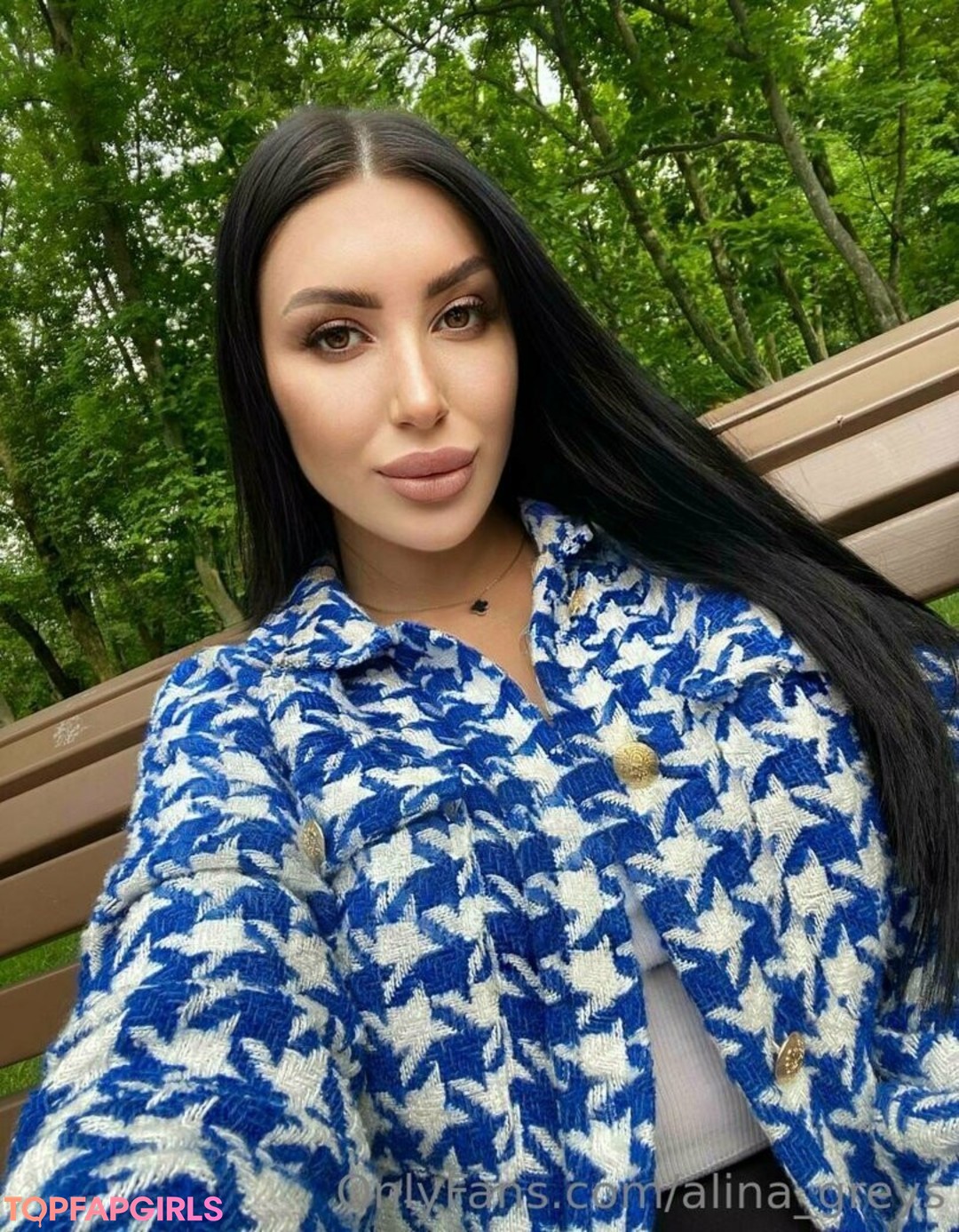 Foto desnuda filtrada de OnlyFans de Alinagreys #100 Foto desnuda filtrada de OnlyFans de Alinagreys #100