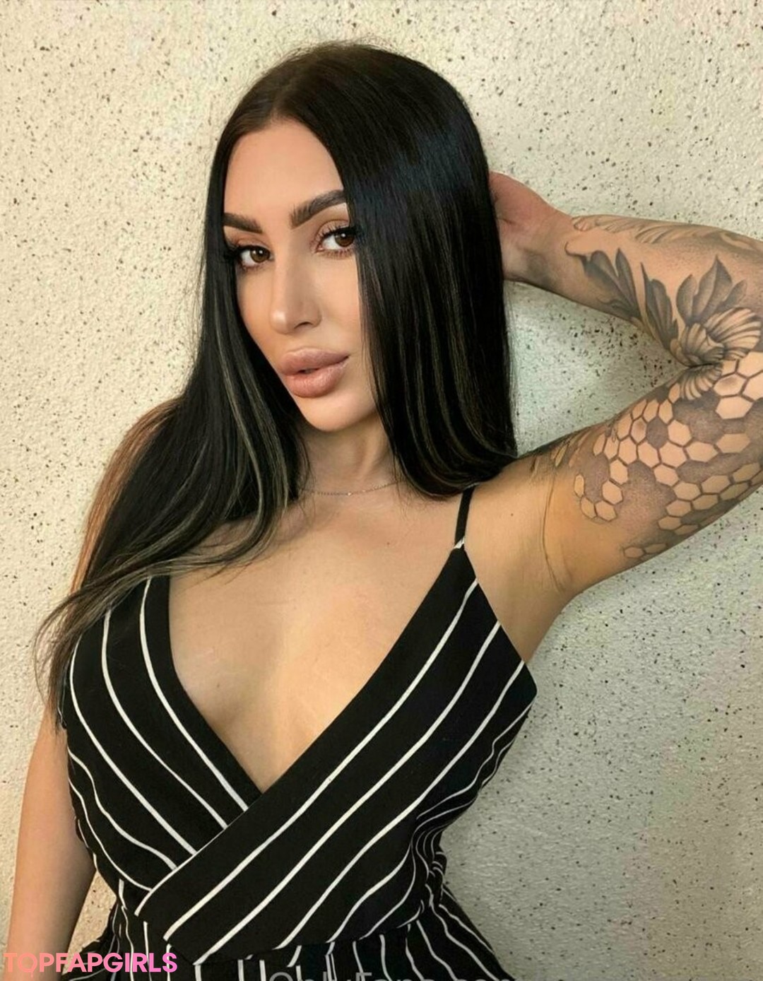 Foto desnuda filtrada de OnlyFans de Alinagreys #106 Foto desnuda filtrada de OnlyFans de Alinagreys #106