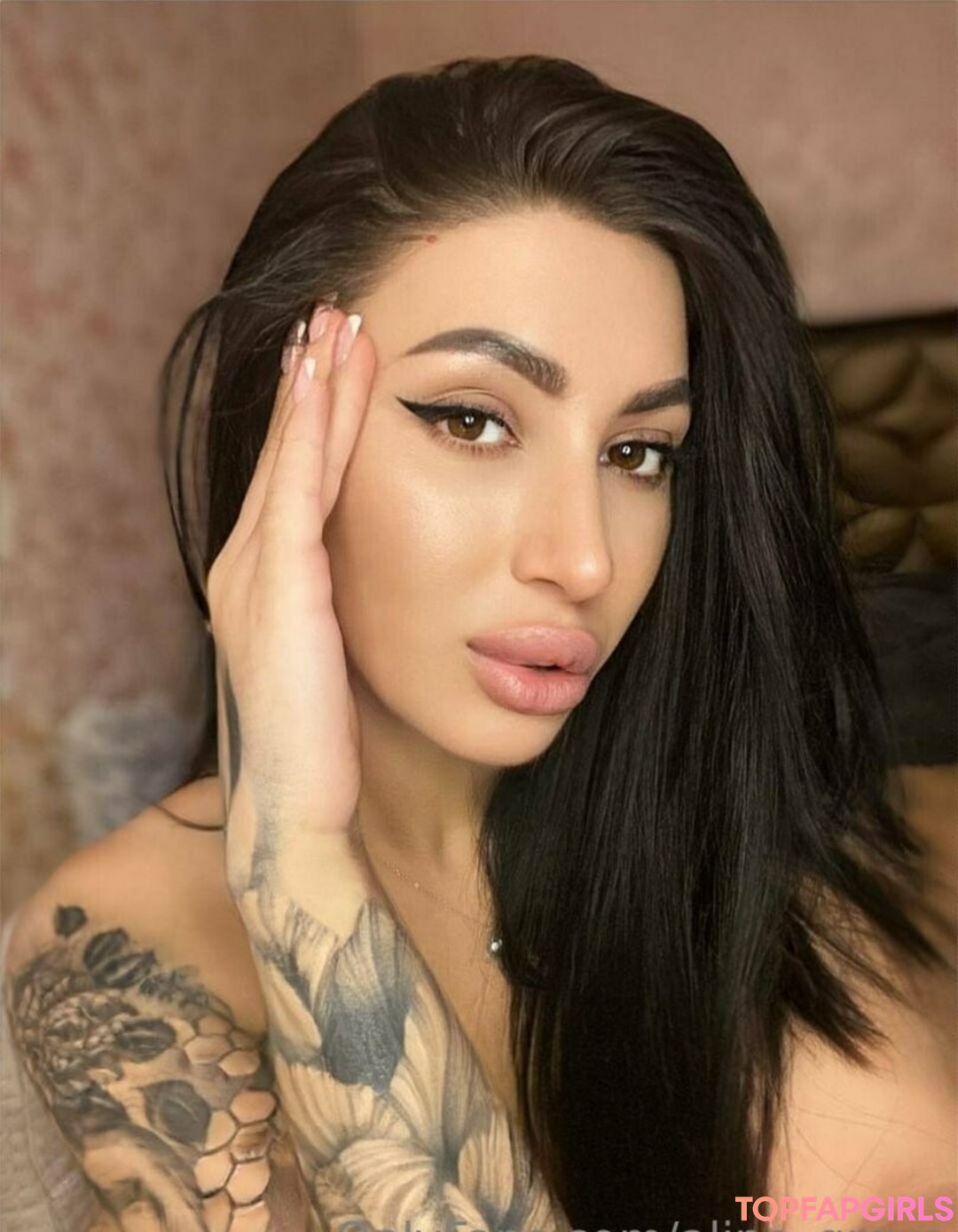 Foto desnuda filtrada de OnlyFans de Alinagreys #107 Foto desnuda filtrada de OnlyFans de Alinagreys #107