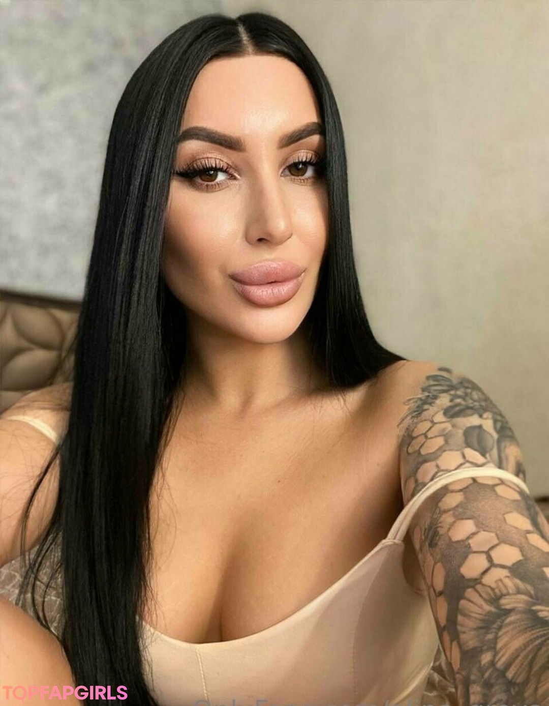 Foto desnuda filtrada de OnlyFans de Alinagreys #129 Foto desnuda filtrada de OnlyFans de Alinagreys #129