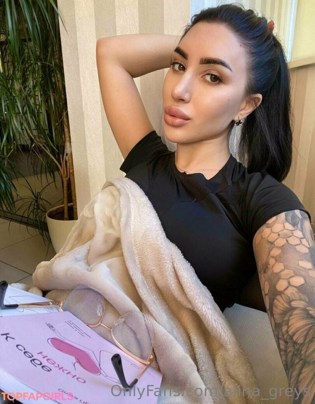 Foto desnuda filtrada de OnlyFans de Alinagreys #134 Foto desnuda filtrada de OnlyFans de Alinagreys #134