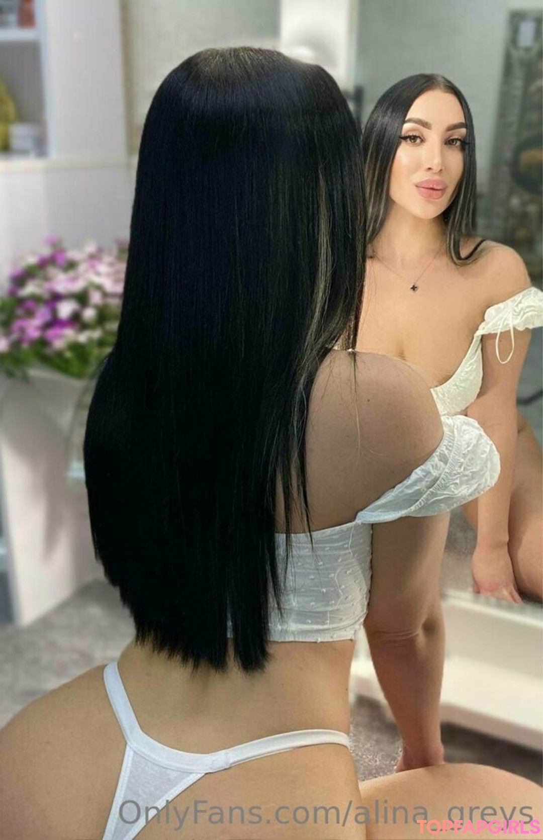 Foto desnuda filtrada de OnlyFans de Alinagreys #144 Foto desnuda filtrada de OnlyFans de Alinagreys #144
