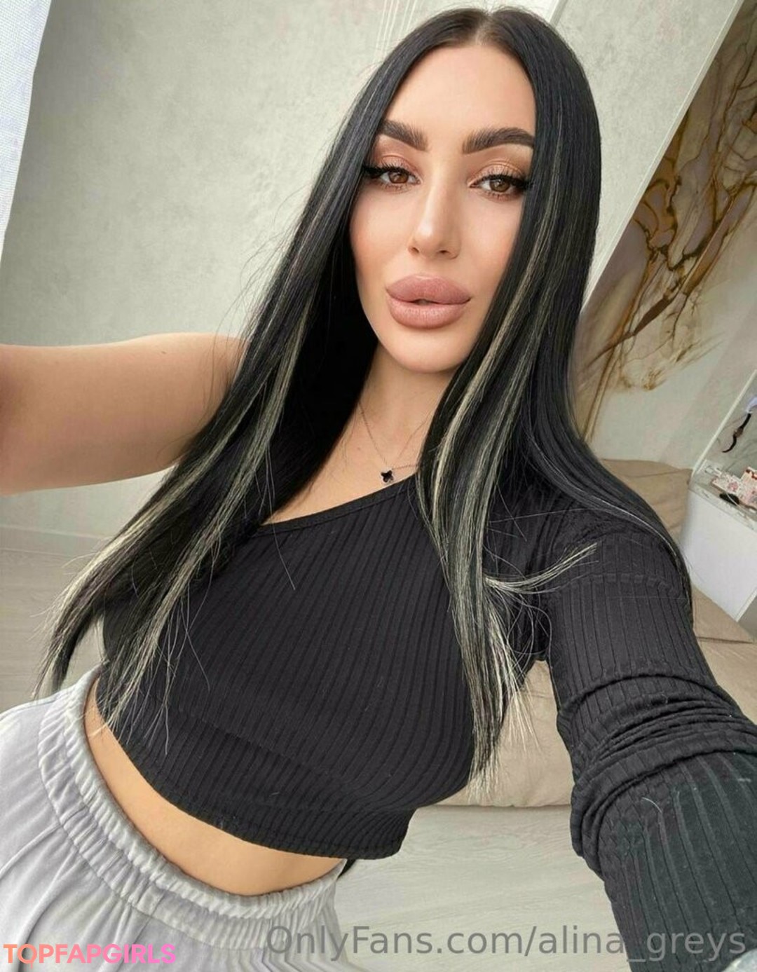 Foto desnuda filtrada de OnlyFans de Alinagreys #177 Foto desnuda filtrada de OnlyFans de Alinagreys #177