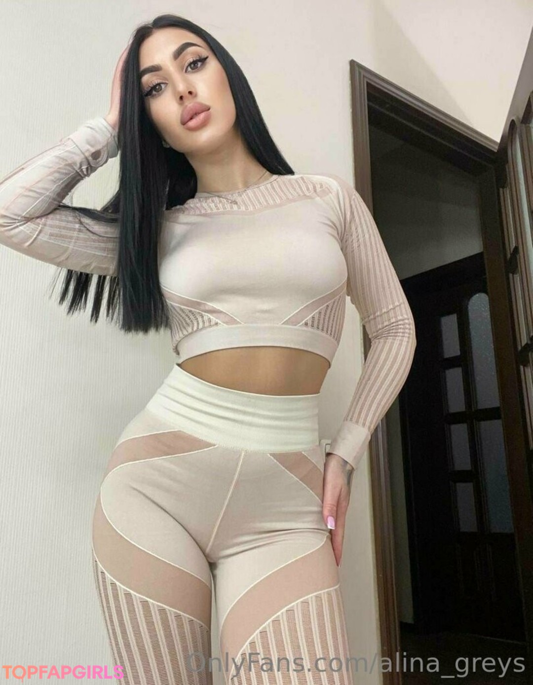 Foto desnuda filtrada de OnlyFans de Alinagreys #183 Foto desnuda filtrada de OnlyFans de Alinagreys #183