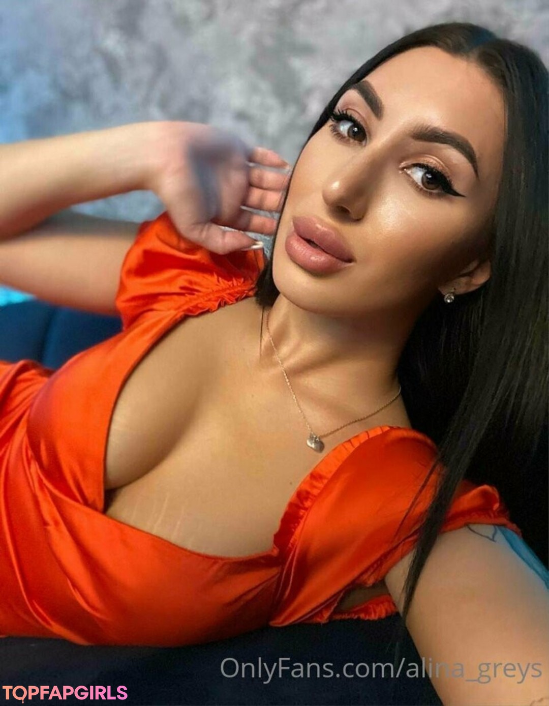 Foto desnuda filtrada de OnlyFans de Alinagreys #23 Foto desnuda filtrada de OnlyFans de Alinagreys #23