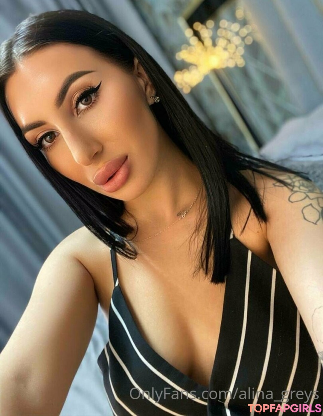 Foto desnuda filtrada de OnlyFans de Alinagreys #47 Foto desnuda filtrada de OnlyFans de Alinagreys #47