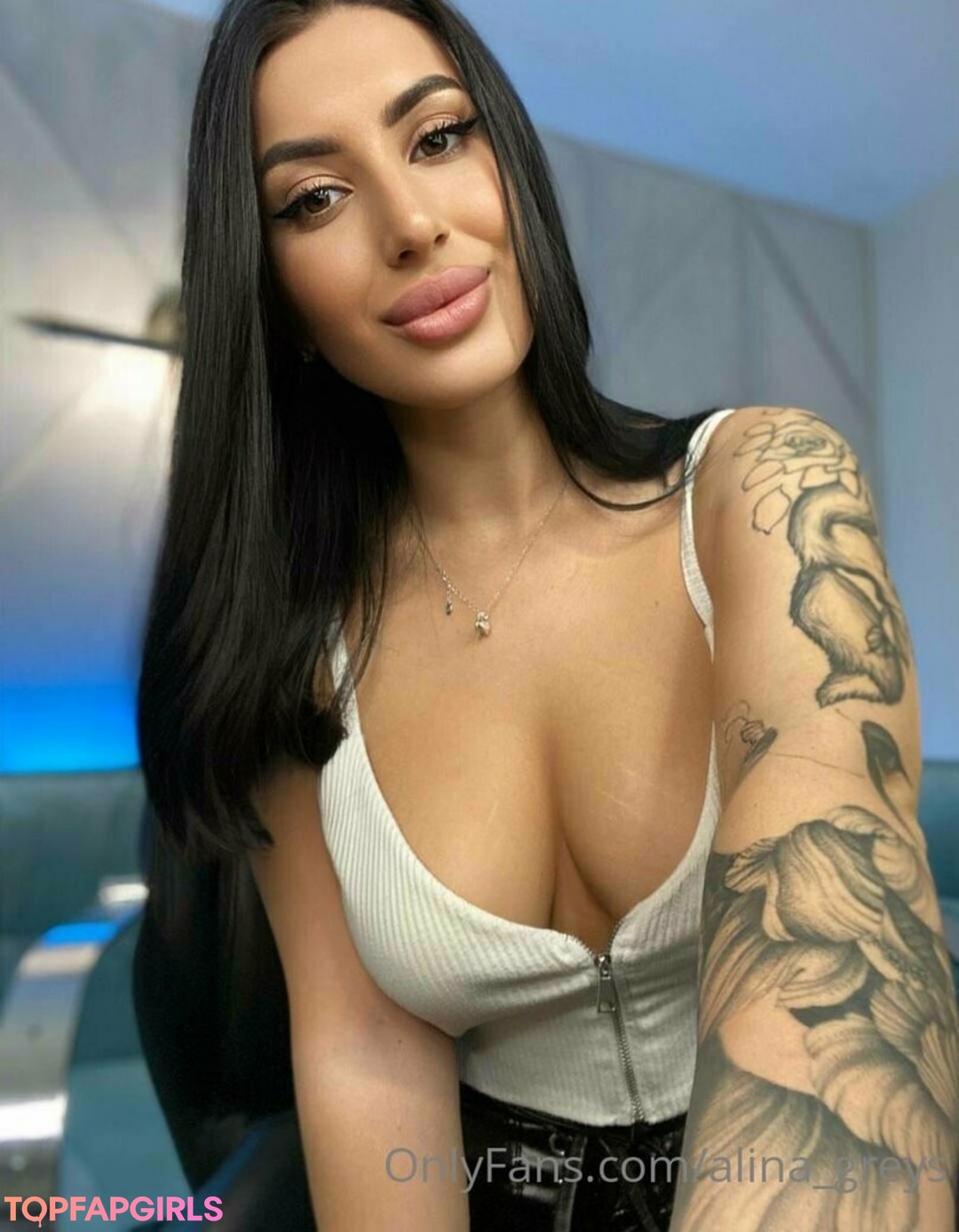 Foto desnuda filtrada de OnlyFans de Alinagreys #54 Foto desnuda filtrada de OnlyFans de Alinagreys #54