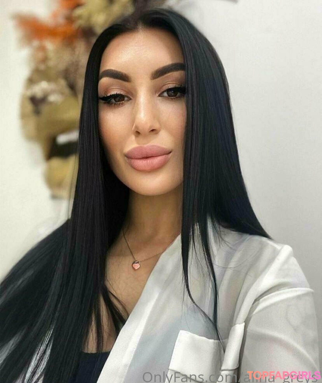 Foto desnuda filtrada de OnlyFans de Alinagreys #6 Foto desnuda filtrada de OnlyFans de Alinagreys #6