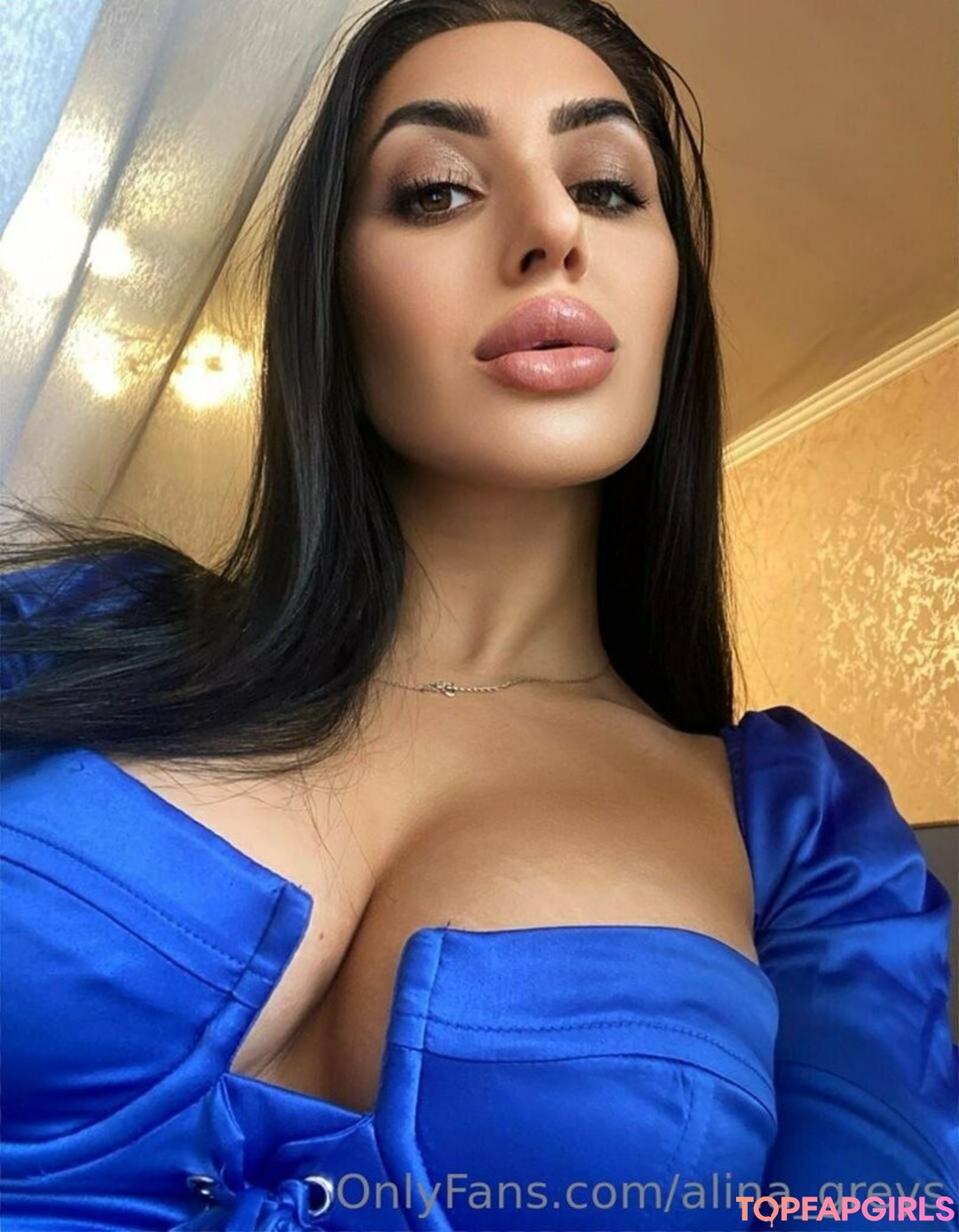 Foto desnuda filtrada de OnlyFans de Alinagreys #88 Foto desnuda filtrada de OnlyFans de Alinagreys #88