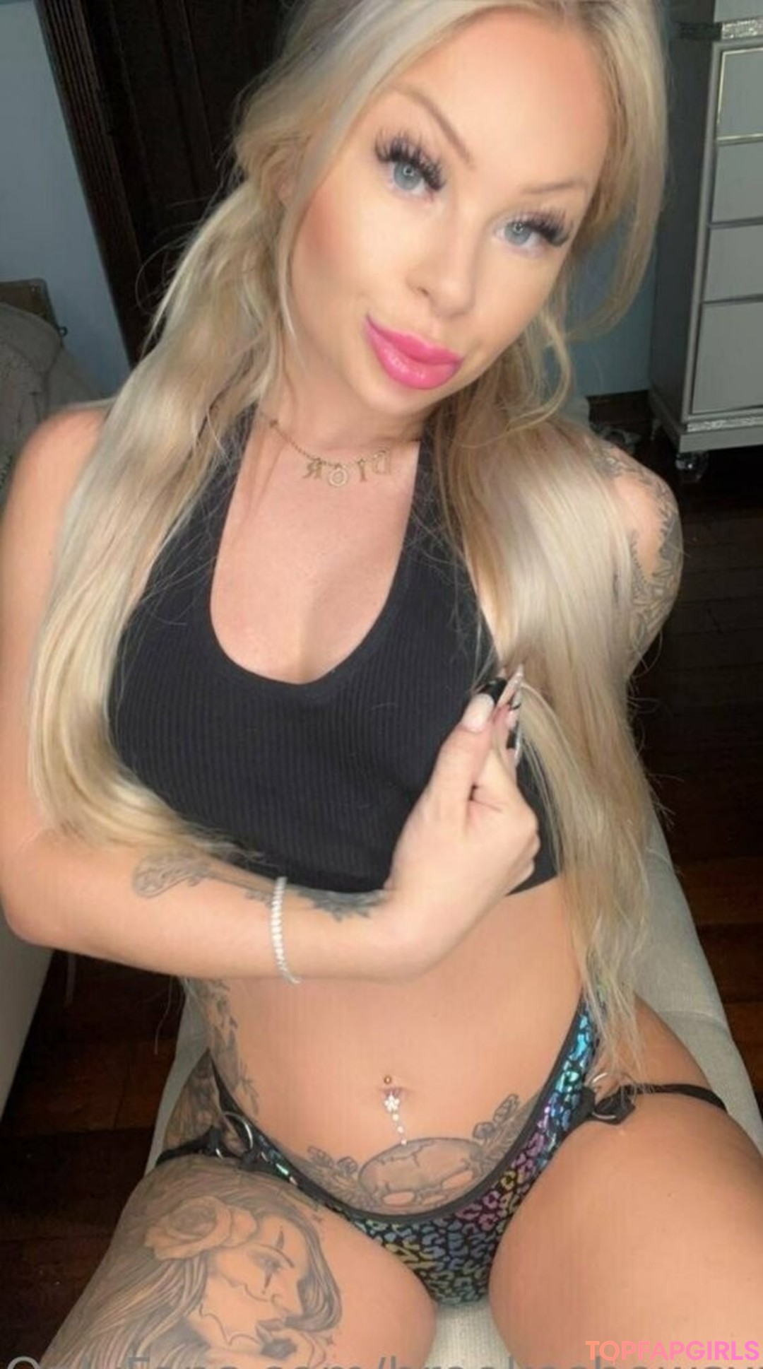 Foto desnuda filtrada de OnlyFans de Brookeshowsxx #2690 Foto desnuda filtrada de OnlyFans de Brookeshowsxx #2690