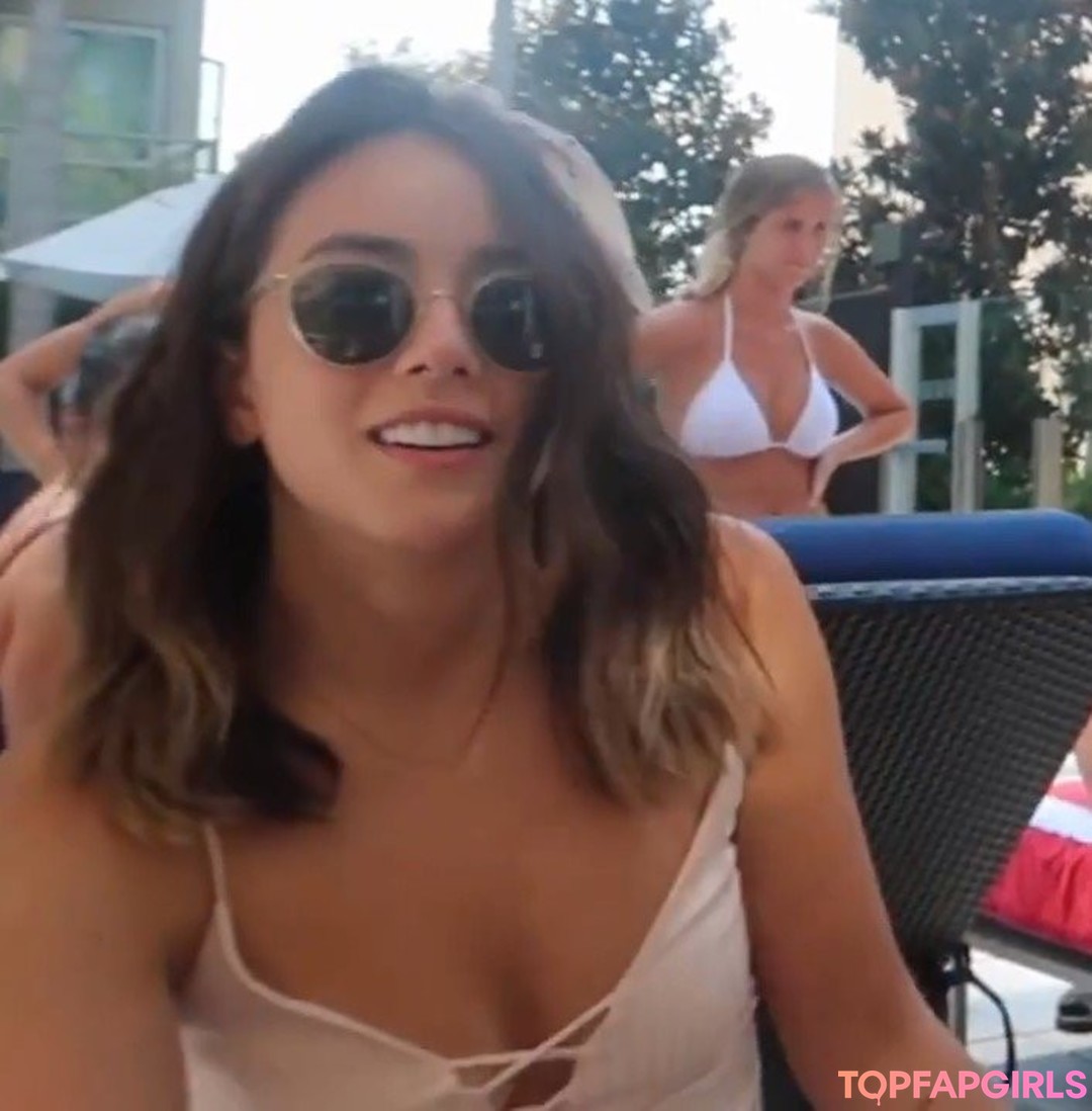 Foto desnuda filtrada de OnlyFans de Chloe Bennet #17 Foto desnuda filtrada de OnlyFans de Chloe Bennet #17