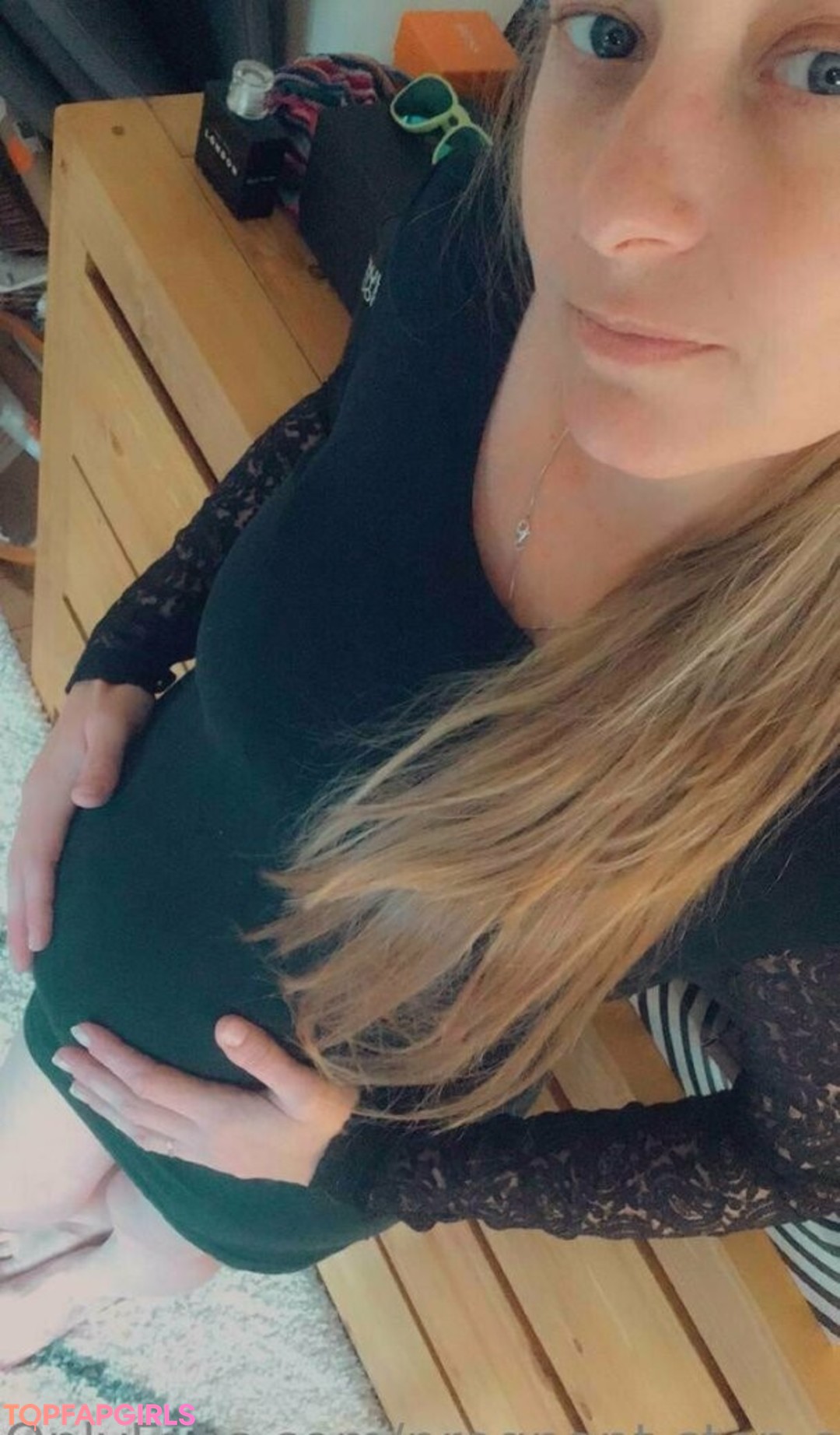 Foto desnuda filtrada de OnlyFans de Pregnantstepsister #129 Foto desnuda filtrada de OnlyFans de Pregnantstepsister #129