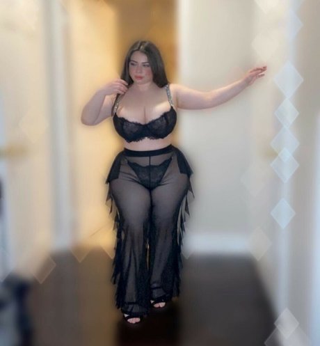 Foto desnuda filtrada de OnlyFans de Huda Style