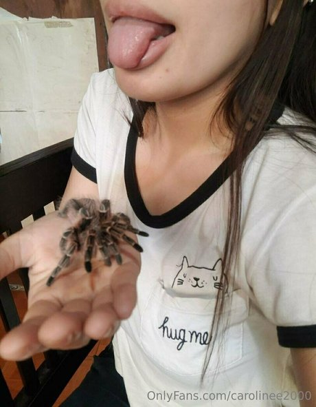Foto desnuda filtrada de OnlyFans de Carolinee2000