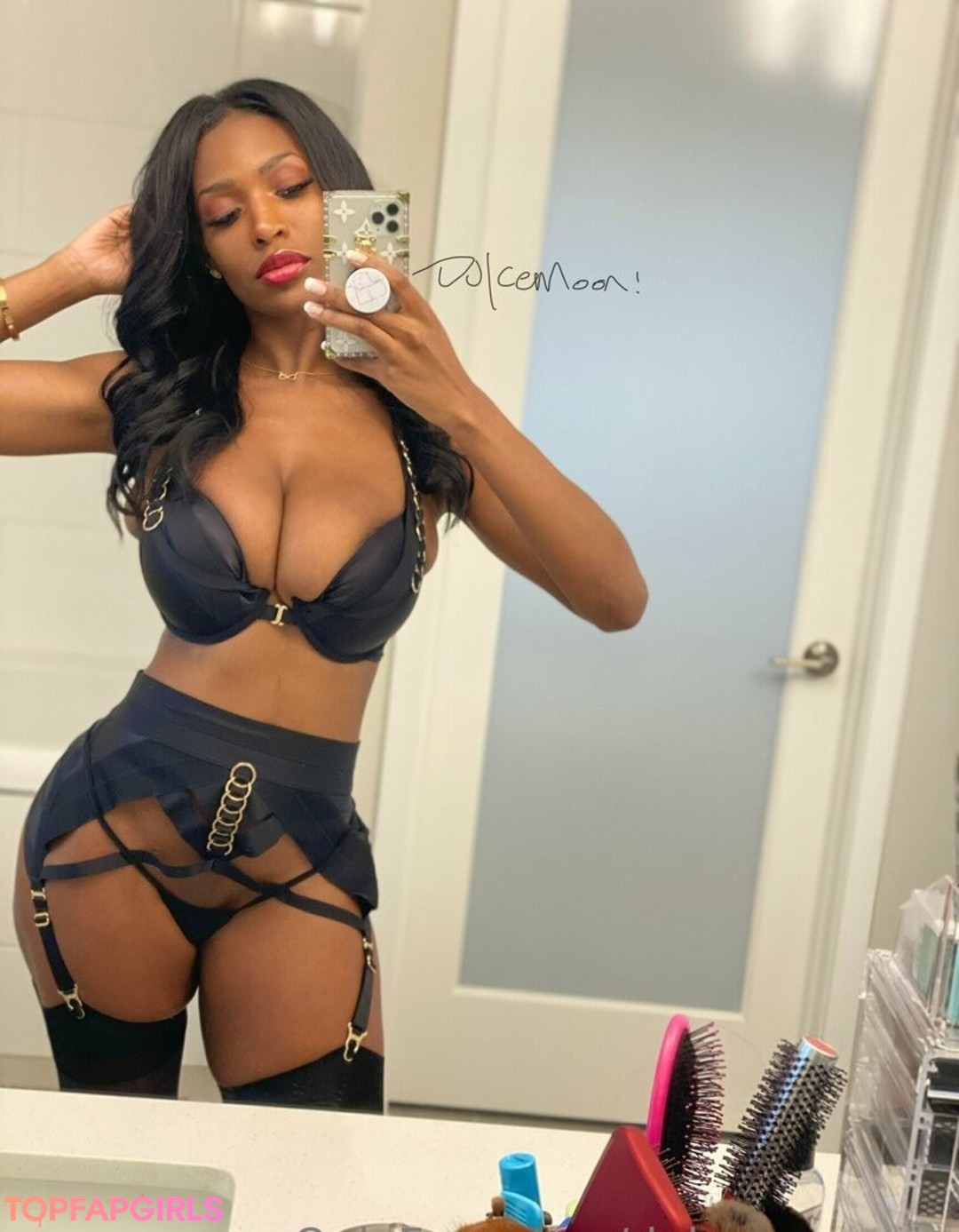 Foto desnuda filtrada de OnlyFans de Dulcemoonvip #323 Foto desnuda filtrada de OnlyFans de Dulcemoonvip #323