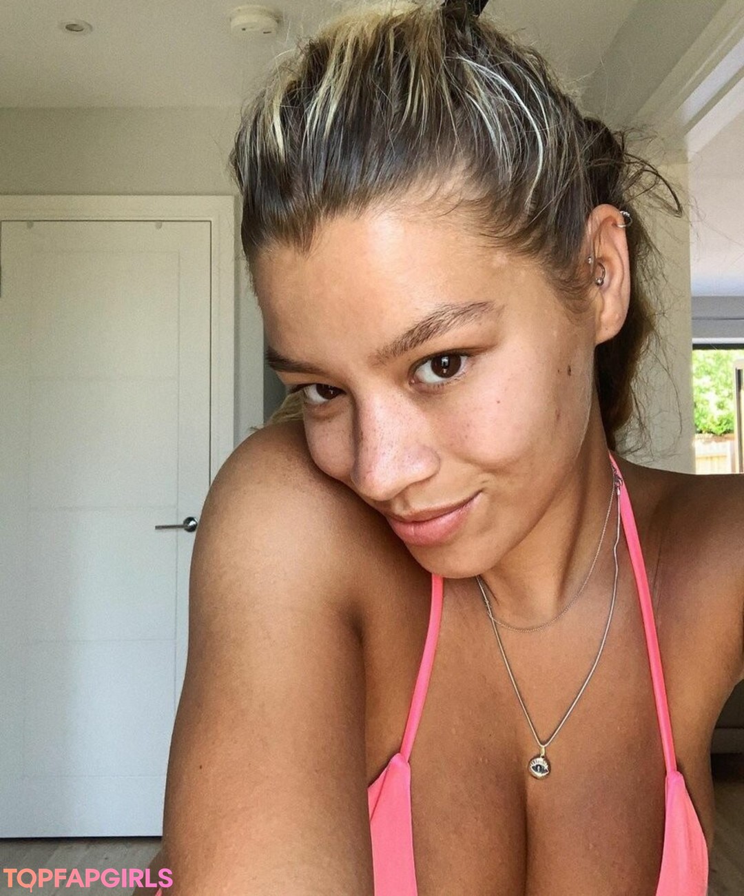 Foto desnuda filtrada de OnlyFans de Molly Rainford #58 Foto desnuda filtrada de OnlyFans de Molly Rainford #58