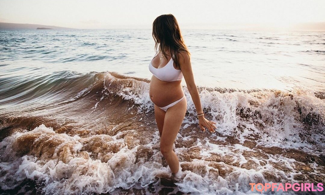 Foto desnuda filtrada de OnlyFans de Daniella Monet #109 Foto desnuda filtrada de OnlyFans de Daniella Monet #109