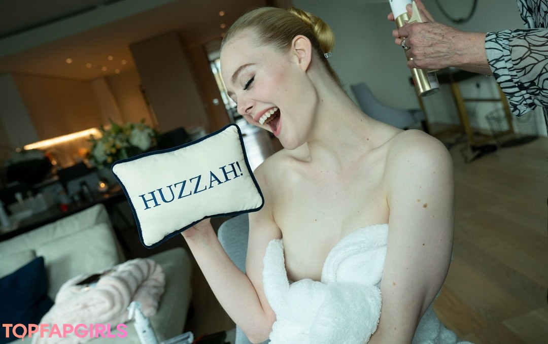 Foto desnuda filtrada de OnlyFans de Elle Fanning #1157