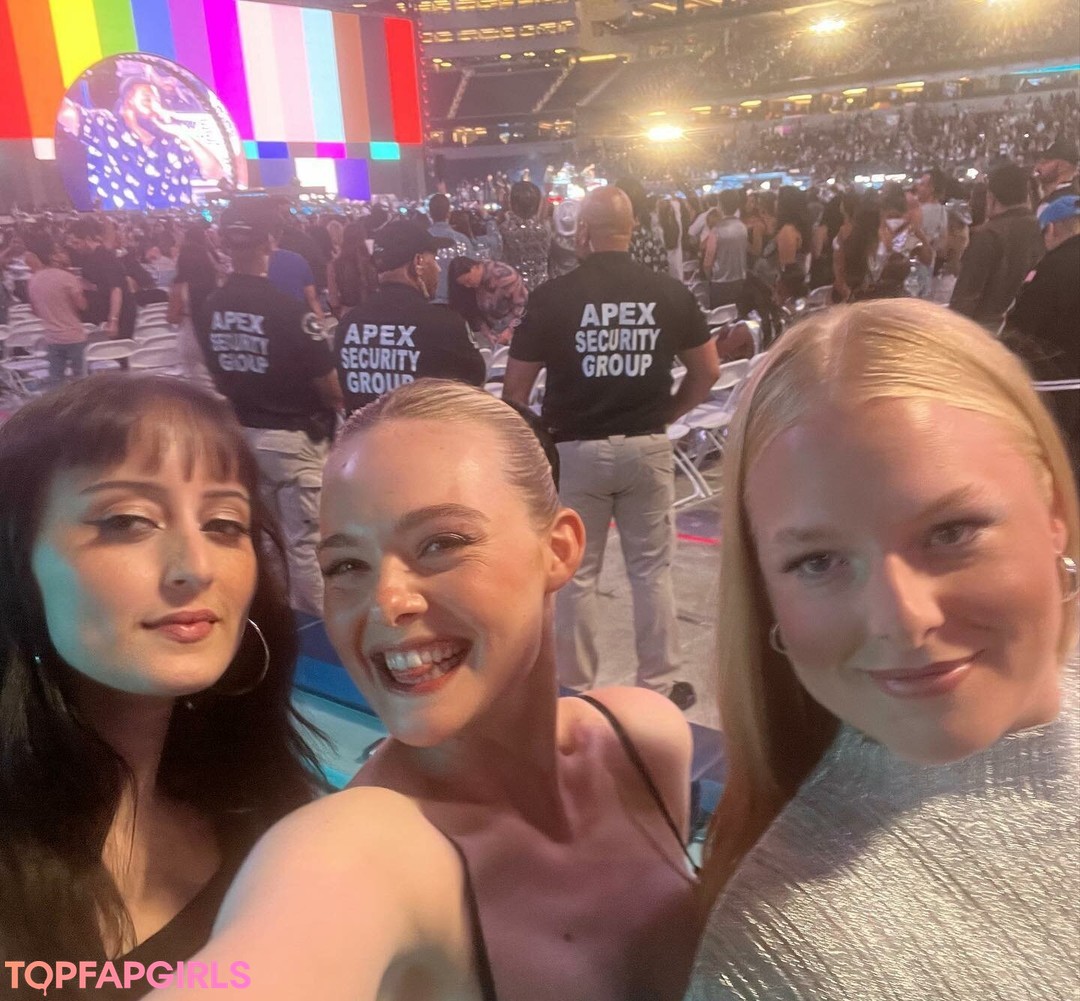 Foto desnuda filtrada de OnlyFans de Elle Fanning #1196