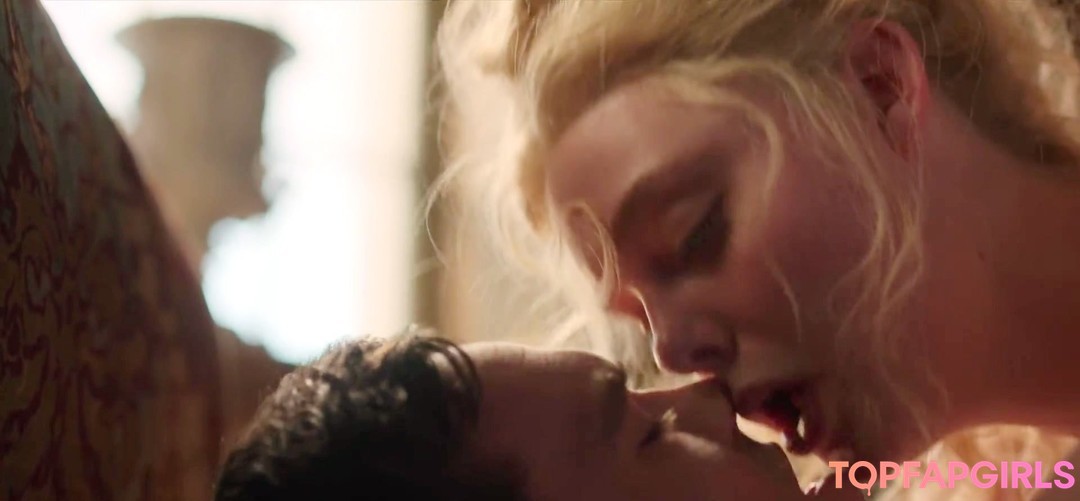 Foto desnuda filtrada de OnlyFans de Elle Fanning #17 Foto desnuda filtrada de OnlyFans de Elle Fanning #17