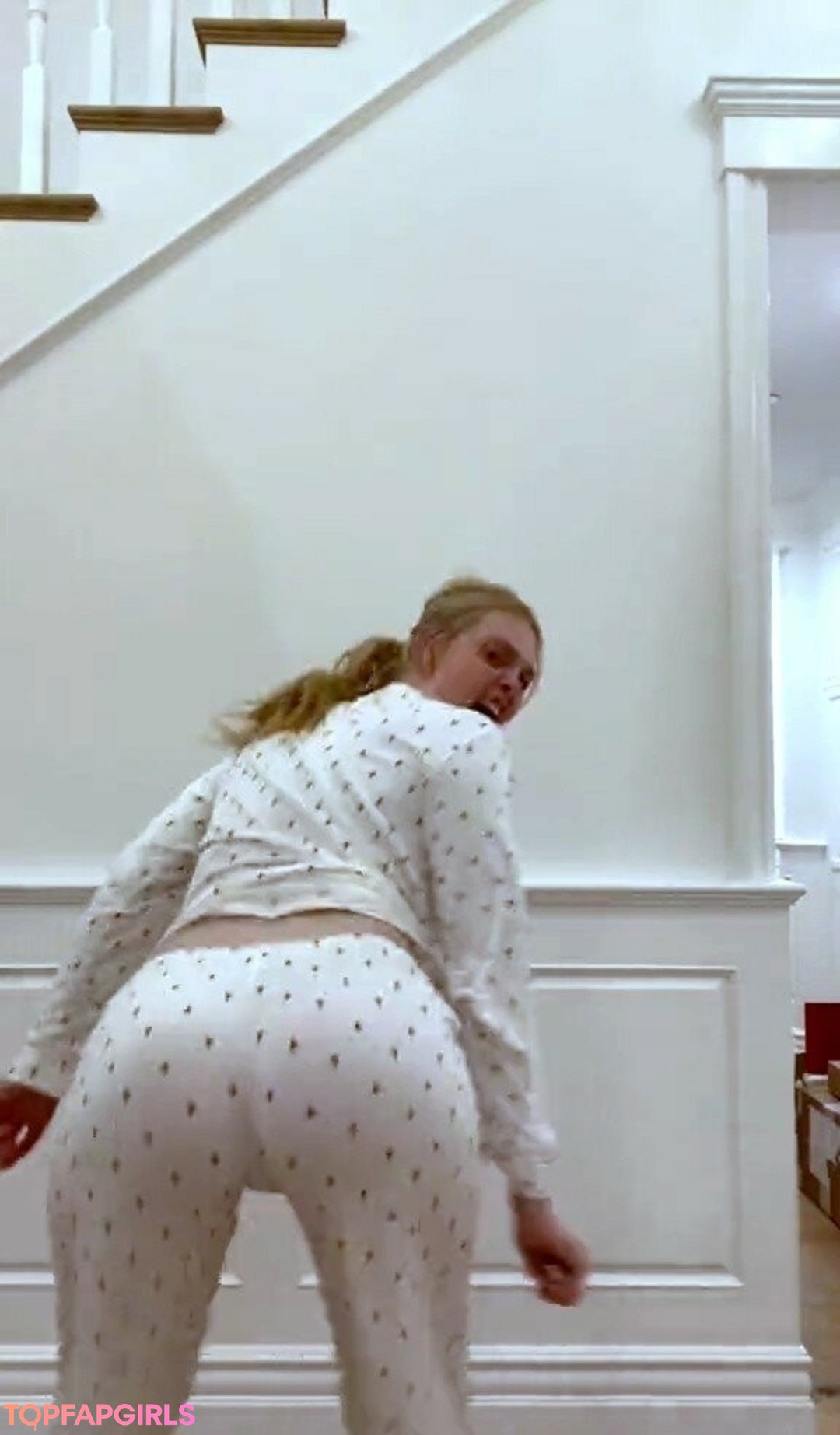 Foto desnuda filtrada de OnlyFans de Elle Fanning #231 Foto desnuda filtrada de OnlyFans de Elle Fanning #231