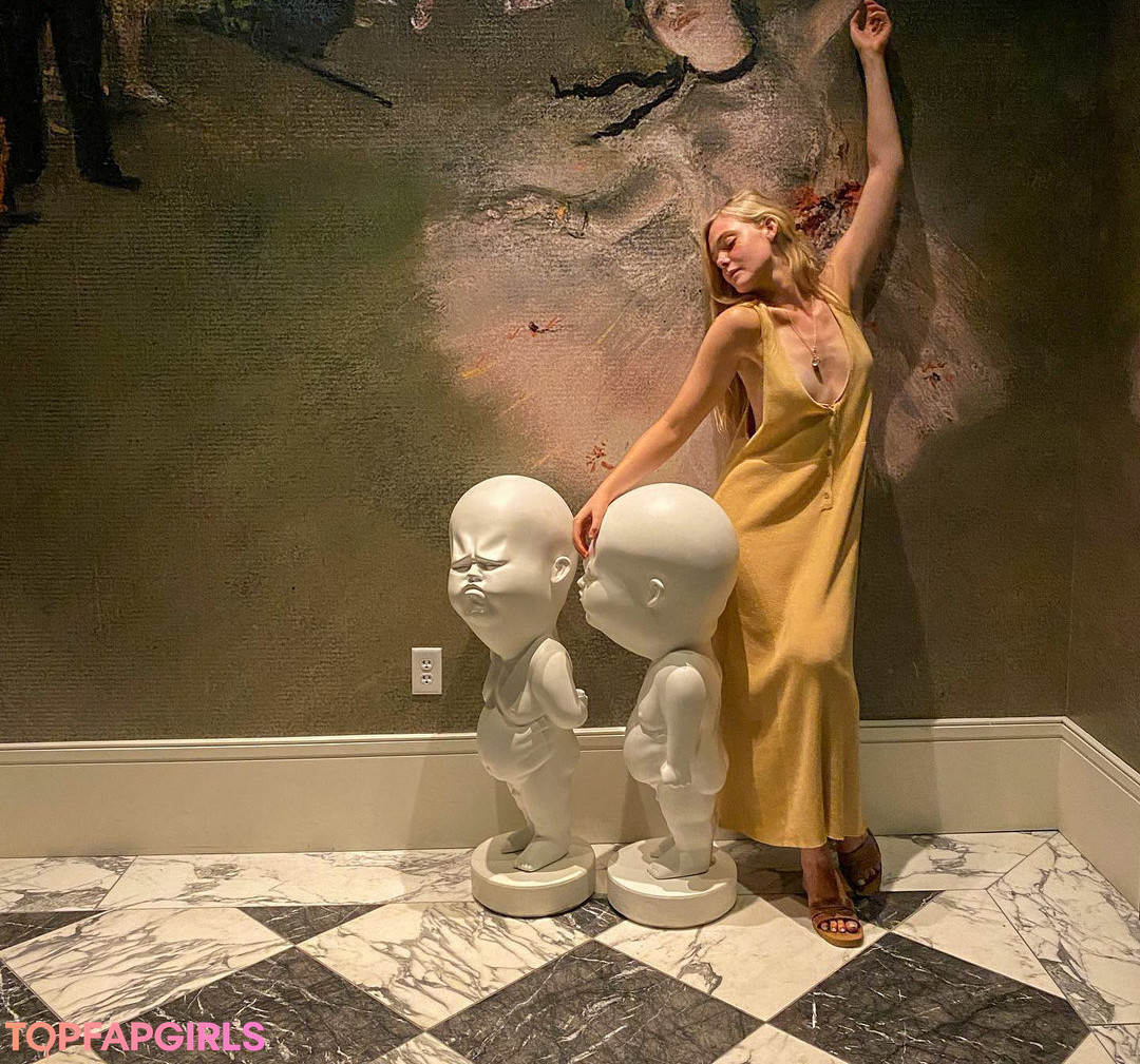 Foto desnuda filtrada de OnlyFans de Elle Fanning #28 Foto desnuda filtrada de OnlyFans de Elle Fanning #28