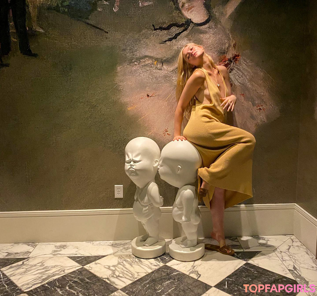 Foto desnuda filtrada de OnlyFans de Elle Fanning #29 Foto desnuda filtrada de OnlyFans de Elle Fanning #29