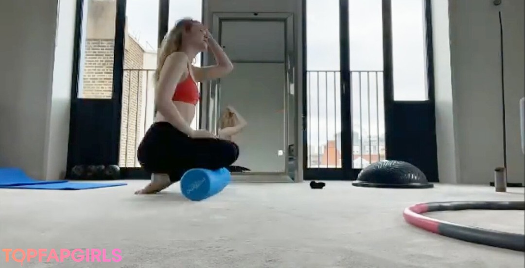 Foto desnuda filtrada de OnlyFans de Elle Fanning #634 Foto desnuda filtrada de OnlyFans de Elle Fanning #634