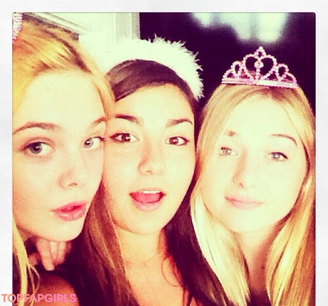 Foto desnuda filtrada de OnlyFans de Elle Fanning #658 Foto desnuda filtrada de OnlyFans de Elle Fanning #658