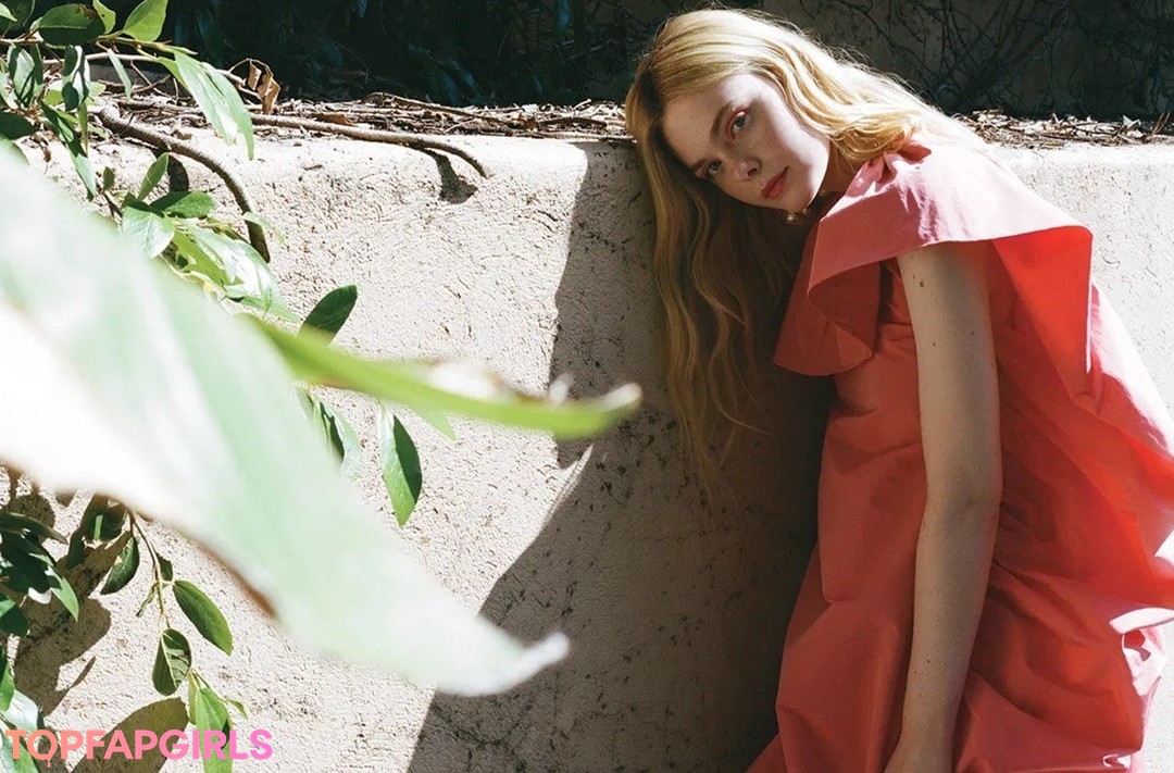 Foto desnuda filtrada de OnlyFans de Elle Fanning #86 Foto desnuda filtrada de OnlyFans de Elle Fanning #86