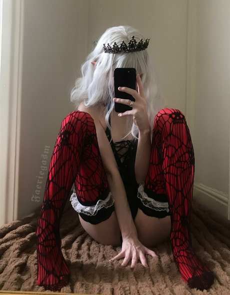 Foto desnuda filtrada de OnlyFans de Faeriegasmfree