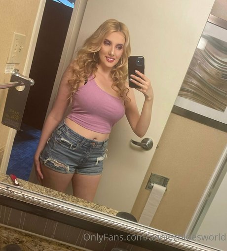 Foto desnuda filtrada de OnlyFans de Anniechloesworld