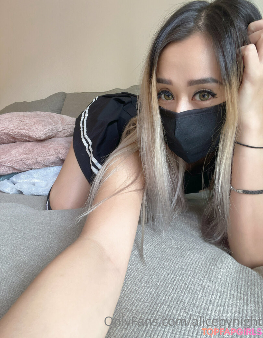 Foto desnuda filtrada de OnlyFans de Alicebynight #145 Foto desnuda filtrada de OnlyFans de Alicebynight #145