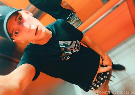 Foto desnuda filtrada de OnlyFans de Satinboystc