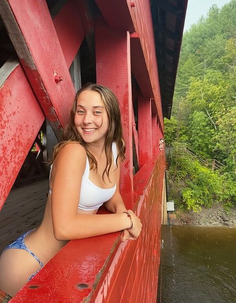 Foto desnuda filtrada de OnlyFans de Lilly Breton