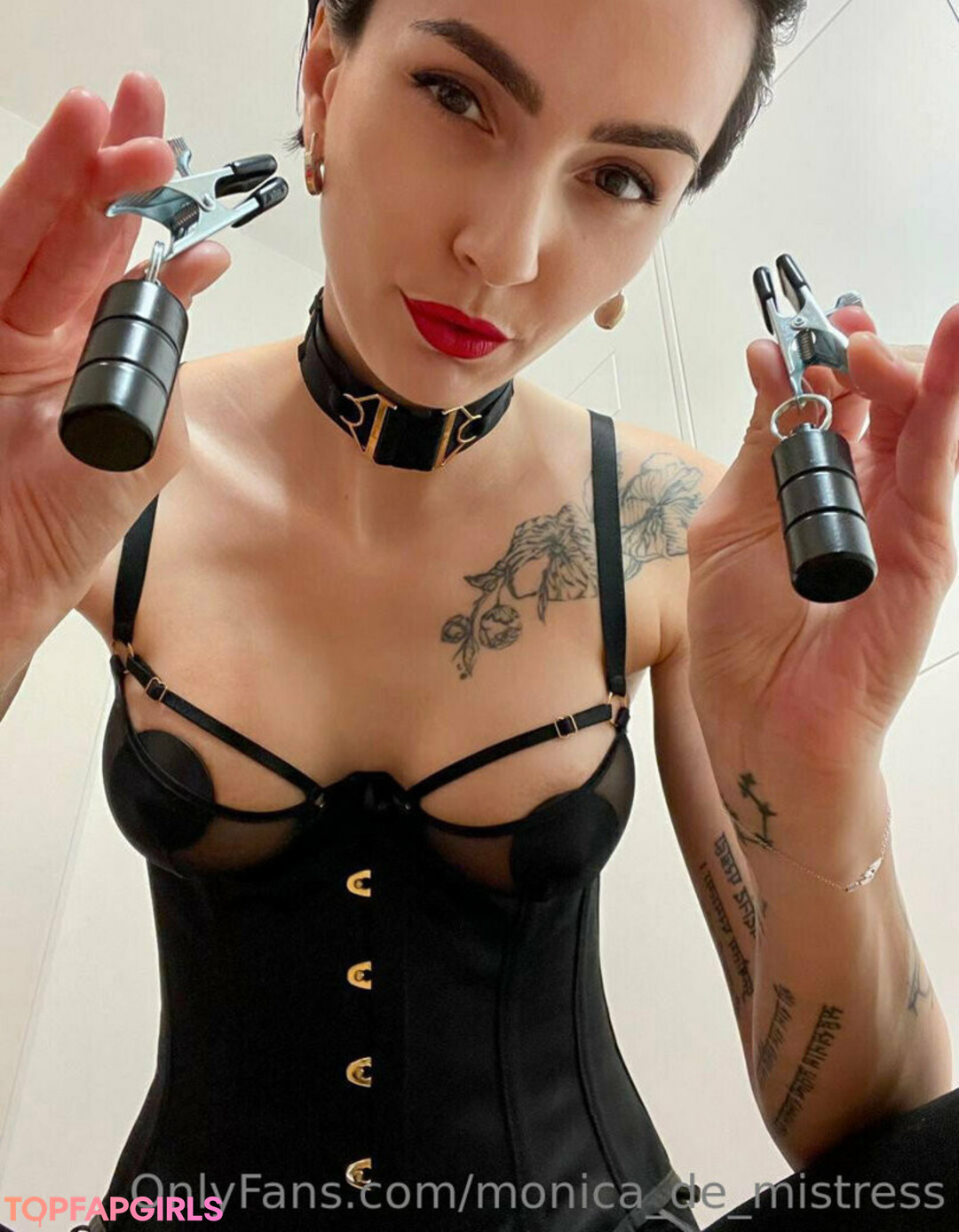 Foto desnuda filtrada de OnlyFans de Monicademistress #33 Foto desnuda filtrada de OnlyFans de Monicademistress #33