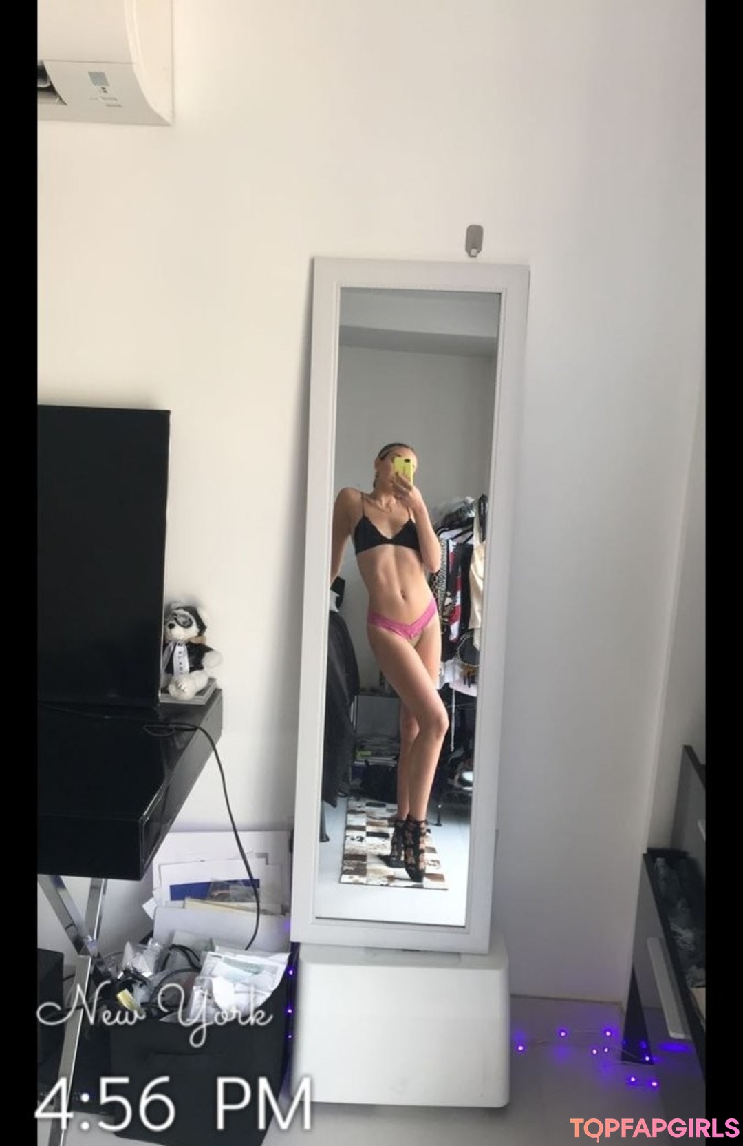 Foto desnuda filtrada de OnlyFans de Noah Cyrus #15 Foto desnuda filtrada de OnlyFans de Noah Cyrus #15