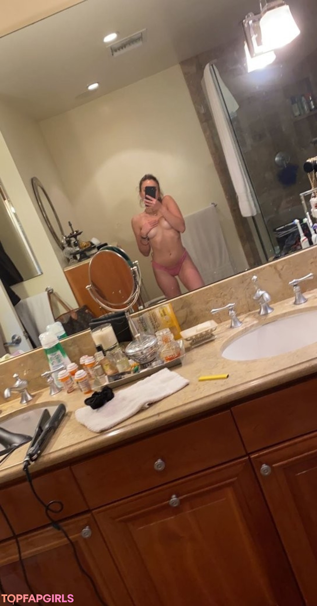 Foto desnuda filtrada de OnlyFans de Noah Cyrus #29 Foto desnuda filtrada de OnlyFans de Noah Cyrus #29