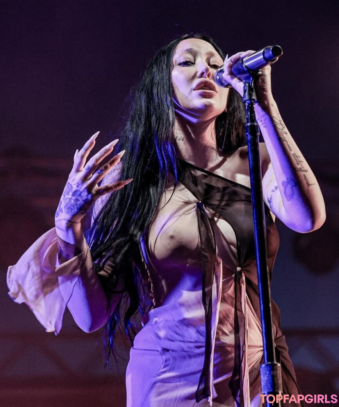 Foto desnuda filtrada de OnlyFans de Noah Cyrus #418 Foto desnuda filtrada de OnlyFans de Noah Cyrus #418