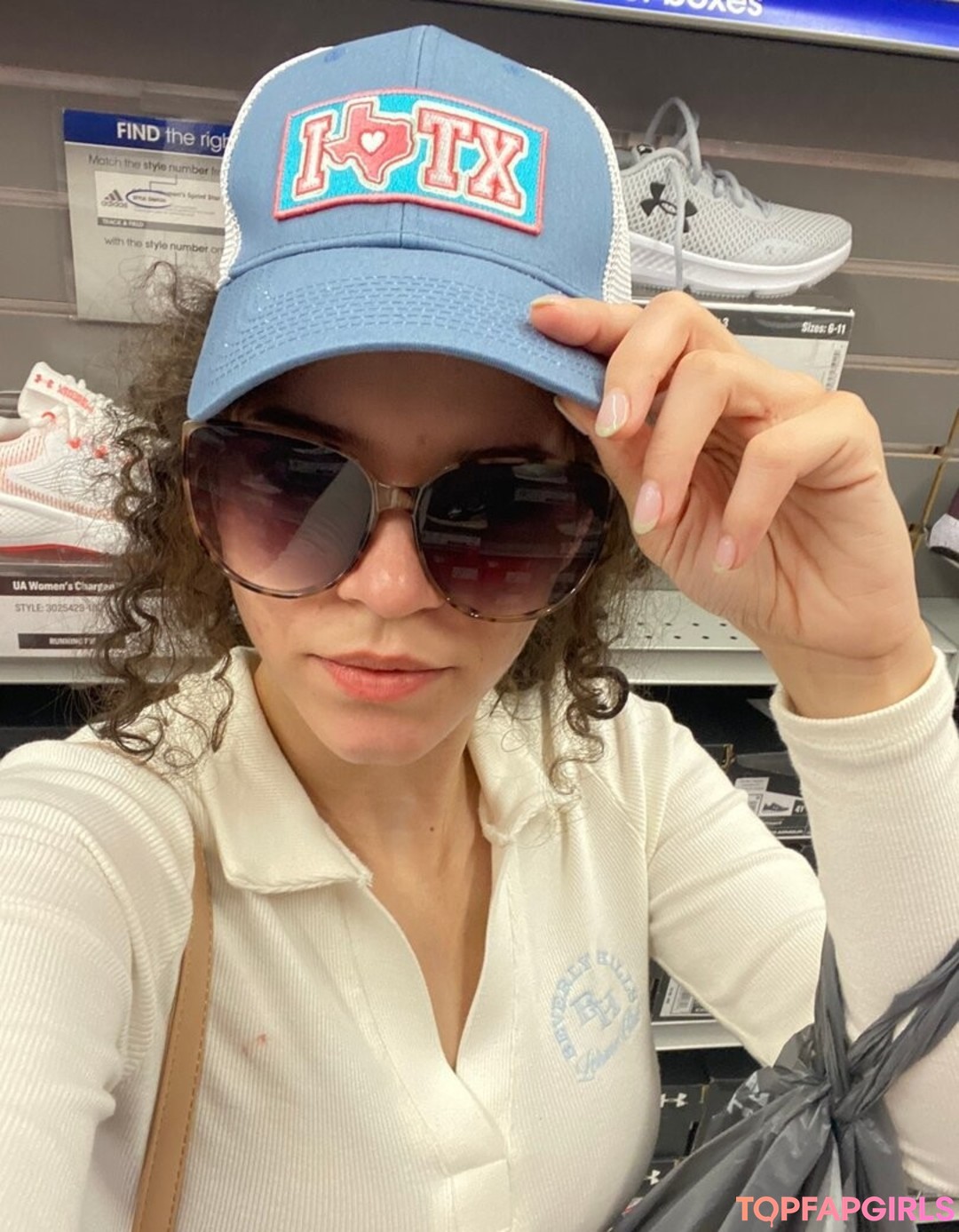 Foto desnuda filtrada de OnlyFans de Brittany Venti #592 Foto desnuda filtrada de OnlyFans de Brittany Venti #592