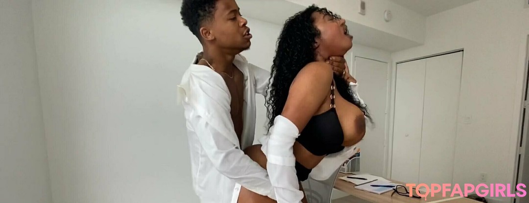 Foto desnuda filtrada de OnlyFans de Britisholivia #16 Foto desnuda filtrada de OnlyFans de Britisholivia #16