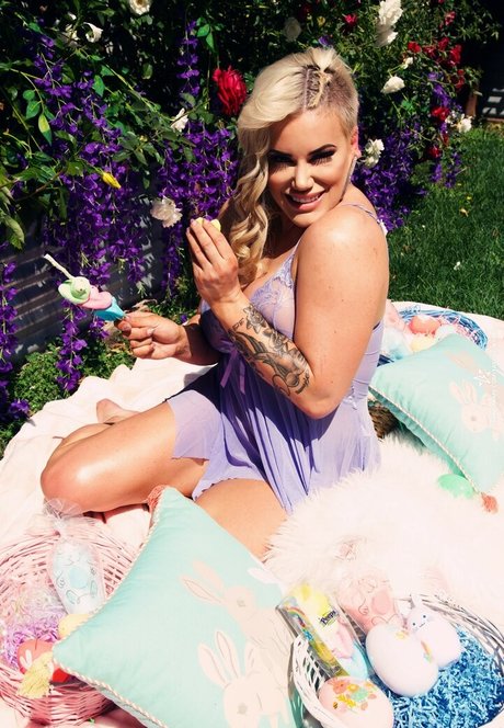 Taya Valkyrie