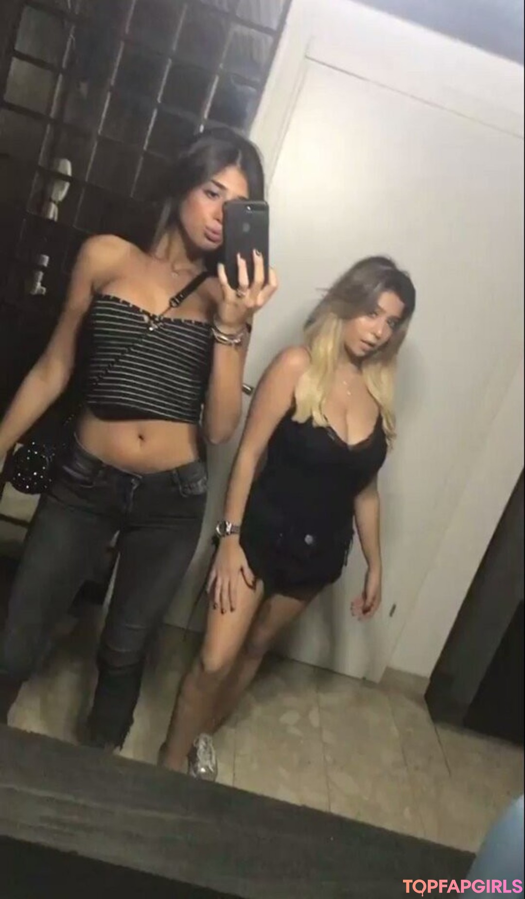 Foto desnuda filtrada de OnlyFans de Coral Sharon #1235 Foto desnuda filtrada de OnlyFans de Coral Sharon #1235