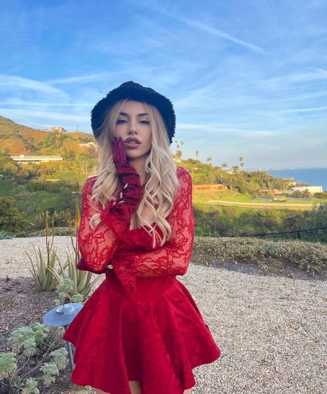 Ava Max