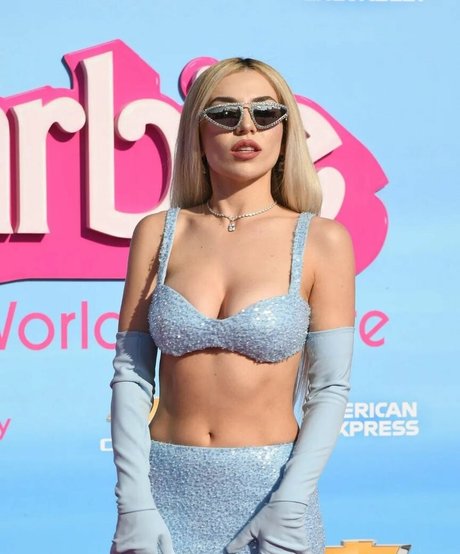 Foto desnuda filtrada de OnlyFans de Ava Max