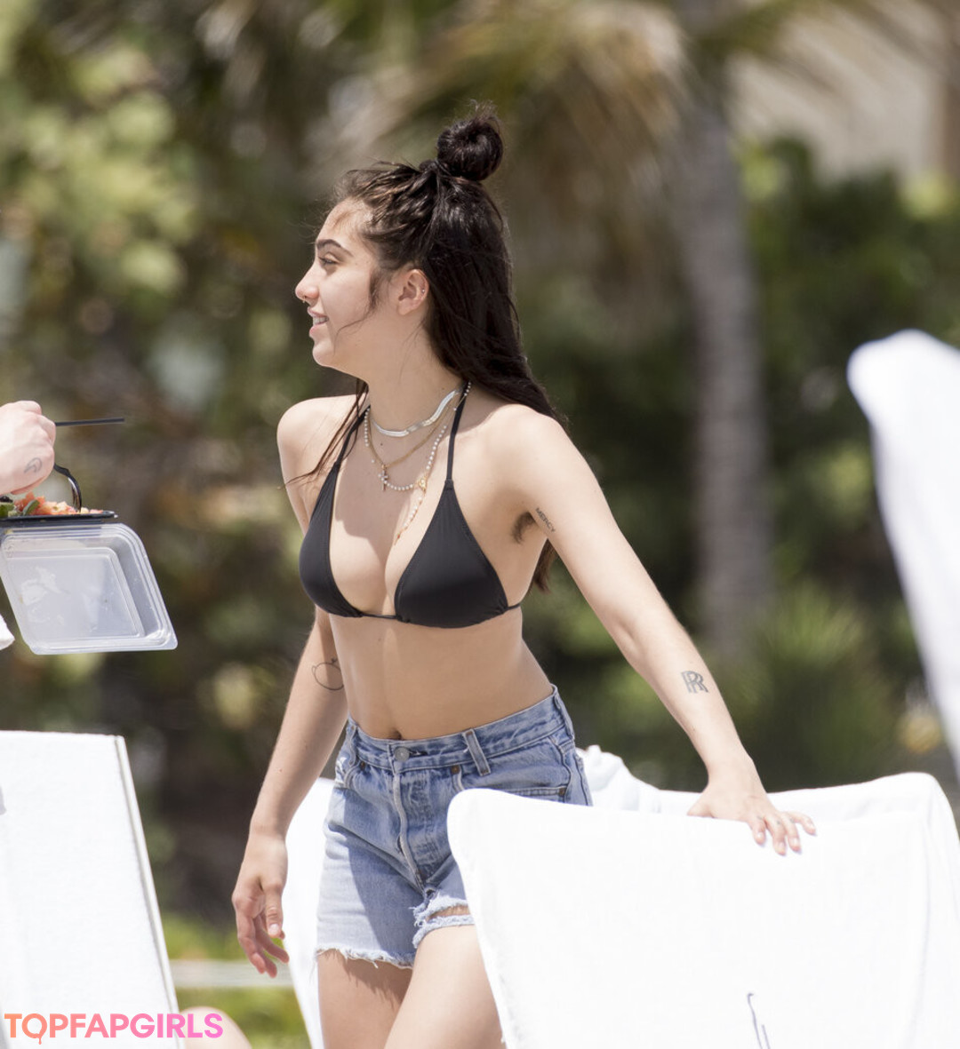 Foto desnuda filtrada de OnlyFans de Lourdes Leon #15 Foto desnuda filtrada de OnlyFans de Lourdes Leon #15