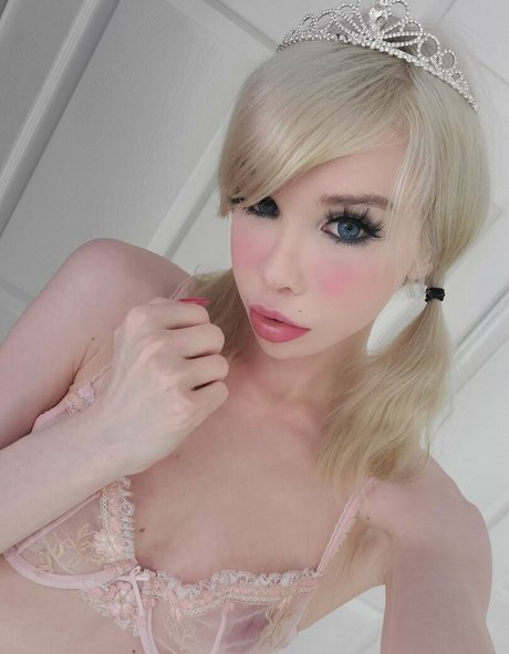 Sarina Valentina