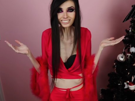 Foto desnuda filtrada de OnlyFans de Eugenia Cooney
